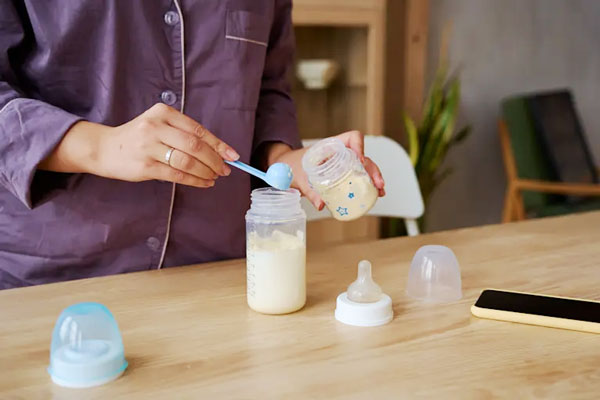 شیر خشک درست کردن برای نوزاد 